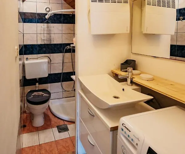 Mojstranka * מויסטראנה